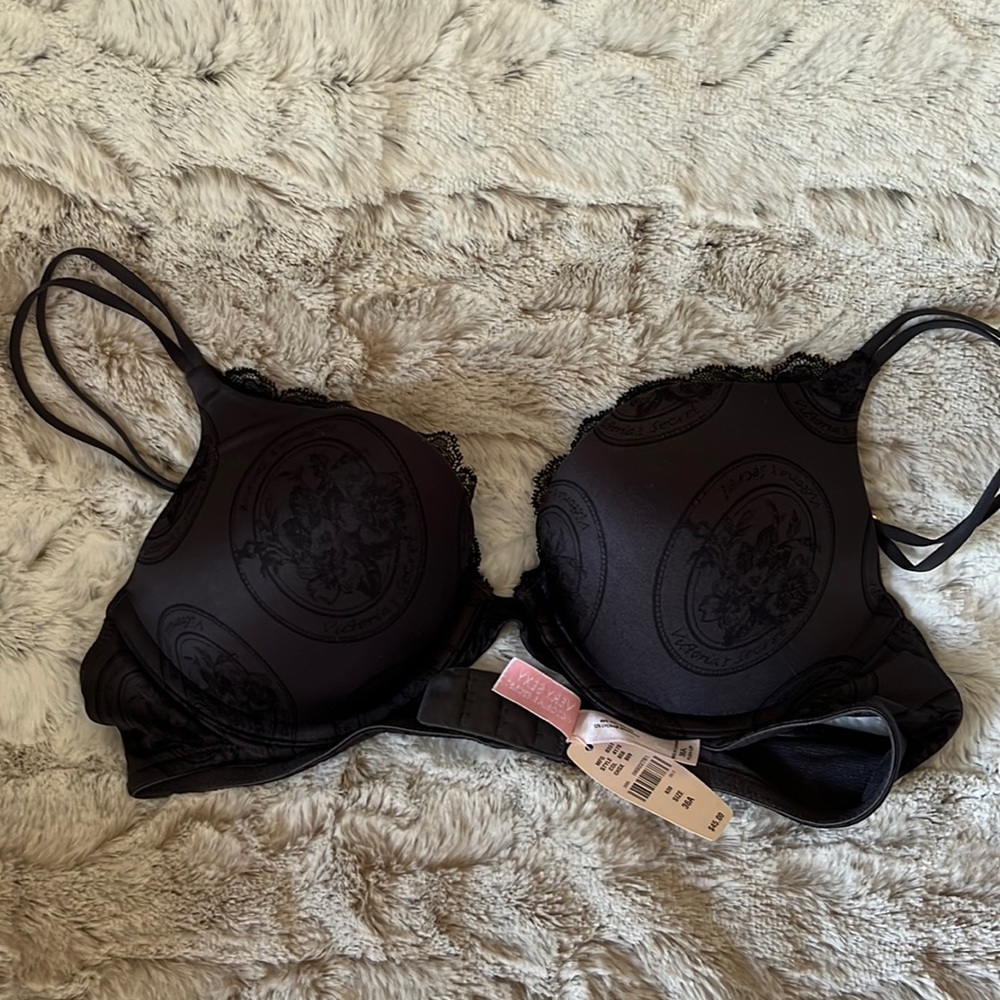 Victoria’’s Secret Push Up bra. Size 36A. NWT